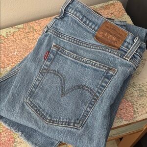 Levi's wedgie size 29